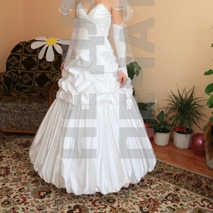 Свадебное платье белое 