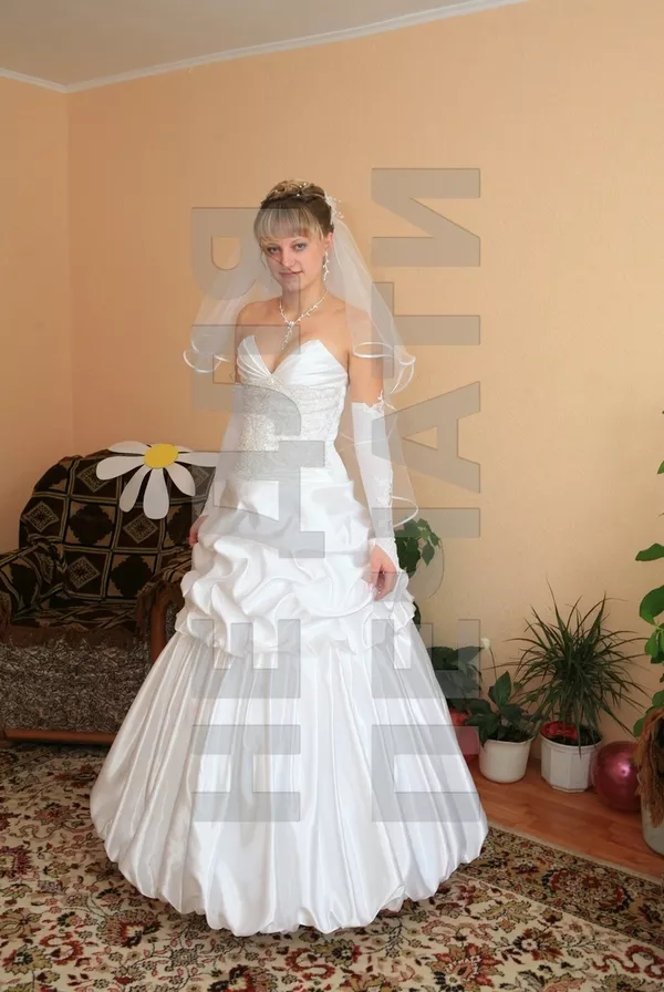 Свадебное платье белое 